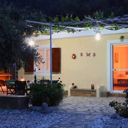 Anthia's Country House Ferienhaus *