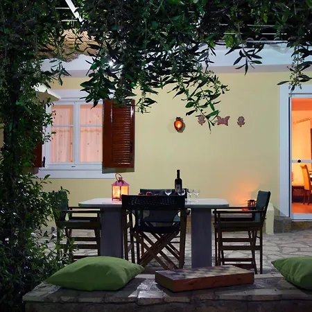 Anthia's Country House Ferienhaus *